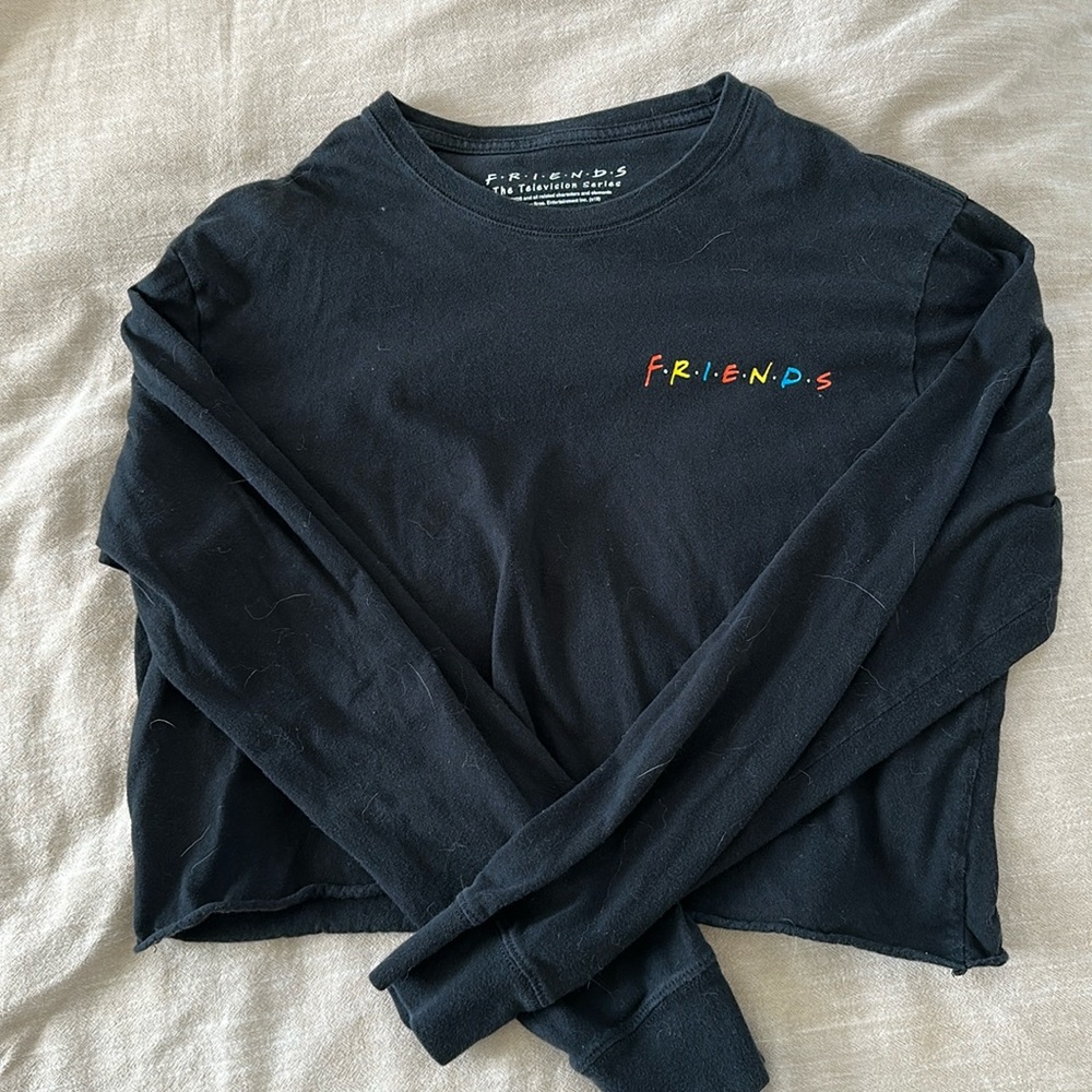 FRIENDS black long sleeve crop top